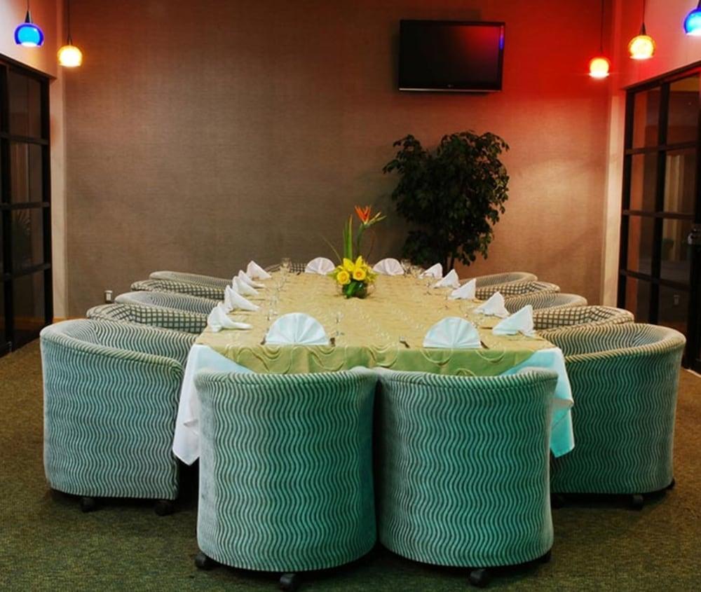 Royal Garden Reynosa Hotel Ngoại thất bức ảnh